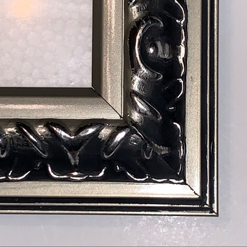 Olan Mills 8x10 Italian Silver picture frame - Picture 3 of 3